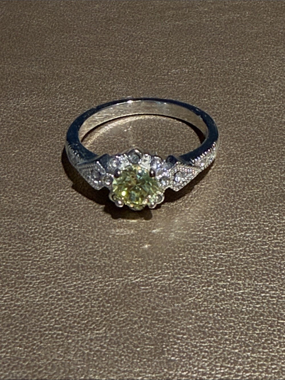 Avon Silver Ring with Light Green Floral Center
